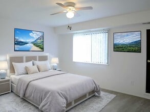 Aspen Creek Apartments in New Baltimore, MI - Foto de edificio - Building Photo