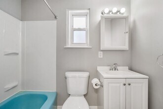 745 Edgewater Dr in West Mifflin, PA - Building Photo - Building Photo