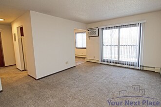 200 5th Ave N-Unit -207 in St. Cloud, MN - Building Photo - Building Photo