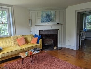 14 Sandbrook Headquarters Rd in Stockton, NJ - Building Photo - Building Photo