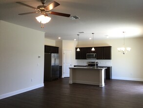 220 Crestrun Loop in Leesburg, FL - Building Photo - Building Photo
