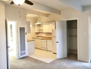 Chestnut Avenue Apartments in Palo Alto, CA - Foto de edificio - Building Photo