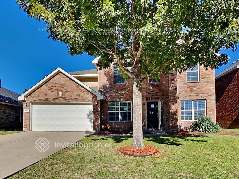 2042 La Salle Trail in Grand Prairie, TX - Building Photo