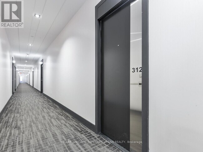 9471-9471 Yonge St in Richmond Hill, ON - Building Photo - Building Photo