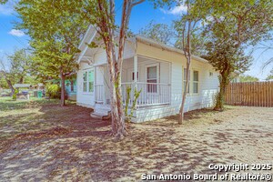 940 SW 36th St in San Antonio, TX - Building Photo - Building Photo