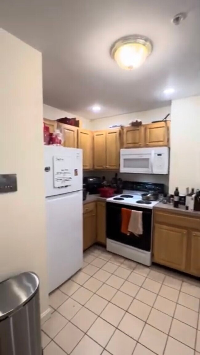 1404 Beacon St in Brookline, MA - Building Photo - Building Photo