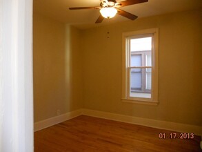 3349 N Holton St-Unit -3349 in Milwaukee, WI - Building Photo - Building Photo