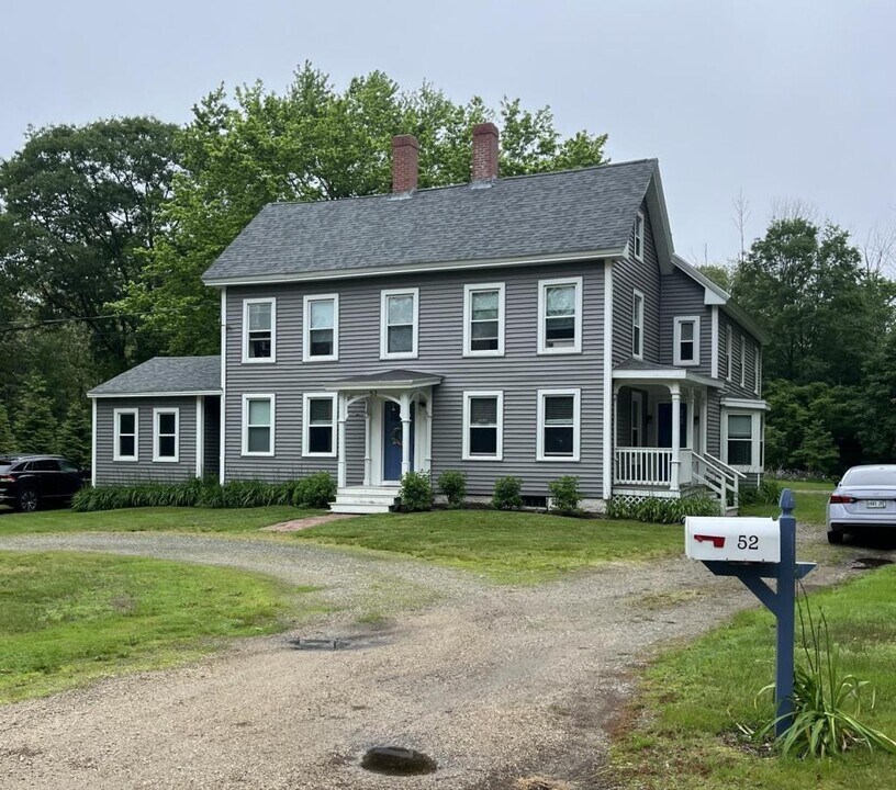 52 Old Dennett Rd in Kittery, ME - Building Photo