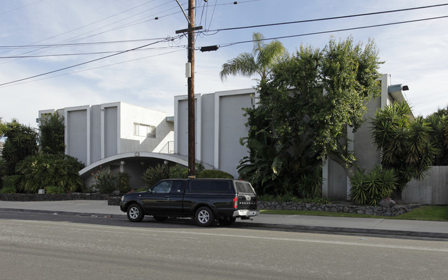 Windsor Court in Buena Park, CA - Building Photo - Building Photo