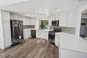 28248 Guilford Ln in Santa Clarita, CA - Building Photo - Building Photo