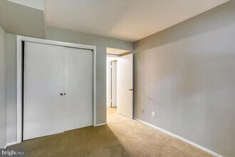 7915 Coriander Dr-Unit -102 in Gaithersburg, MD - Building Photo - Building Photo