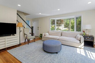 77 Valley Rd in Westport, CT - Building Photo - Building Photo
