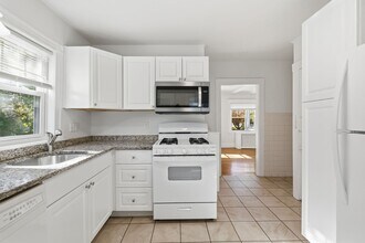 44 Irving St in Newton, MA - Building Photo - Building Photo