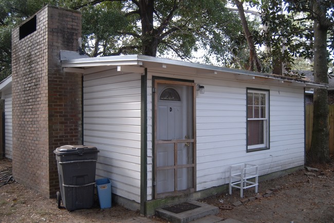 1131 Leesville St in North Charleston, SC - Foto de edificio - Building Photo