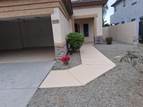 15710 N 172nd Ln in Surprise, AZ - Foto de edificio - Building Photo