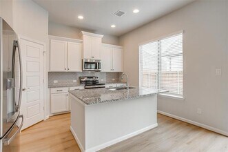 10434 Peonia St in Fort Worth, TX - Building Photo - Building Photo