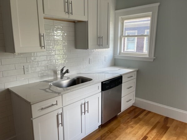 38 Harlow St in Arlington, MA - Building Photo - Building Photo