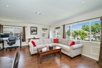 4098 West 137th Street in Hawthorne, CA - Building Photo - Building Photo