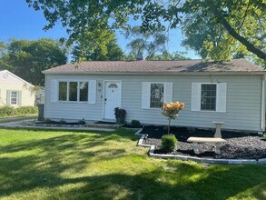 109 N Eagle St in New Buffalo, MI - Building Photo - Building Photo