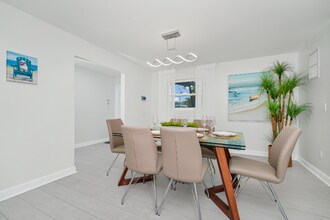 363 Harbor Dr in Cape Canaveral, FL - Building Photo - Building Photo