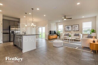 608 Crown Rose Dr, Unit 204 in Bartow, FL - Foto de edificio - Building Photo