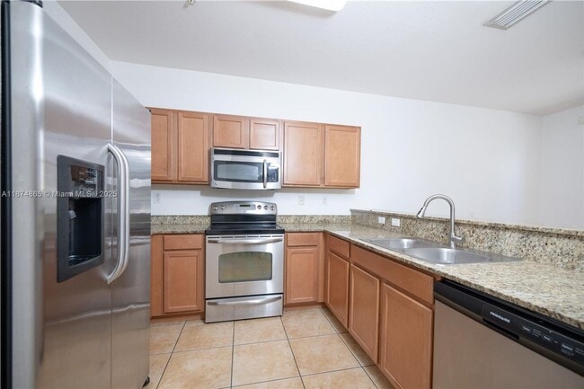 10870 NW 88th Terrace in Doral, FL - Building Photo - Building Photo