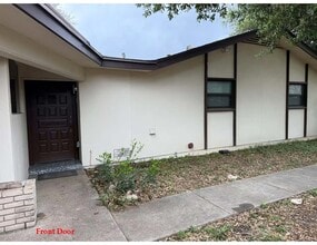 8502 Sagebrush Ln, Unit 1 in San Antonio, TX - Foto de edificio - Building Photo