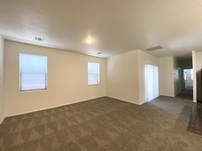 6383 Gannett Dr NE in Rio Rancho, NM - Building Photo - Building Photo