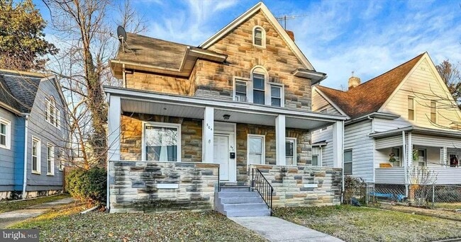 property at 304 Collins Ave