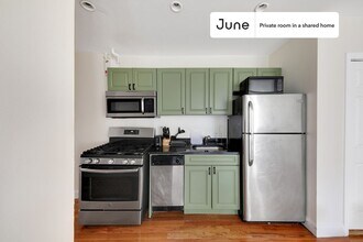Private bedroom in 4 bed/2 bath Home in New York, NY - Building Photo - Building Photo
