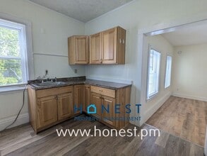 30 Gage St in Augusta, ME - Building Photo - Building Photo