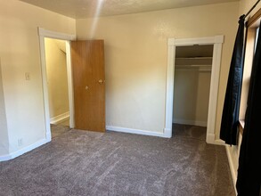 811 S Summit Ave-Unit -Apt. 2 in Sioux Falls, SD - Foto de edificio - Building Photo