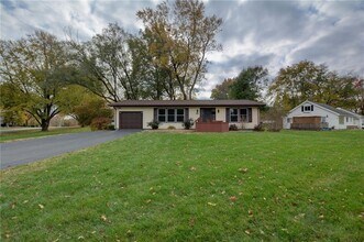 51 Larry Dr in Decatur, IL - Building Photo - Building Photo