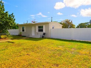 10450 SW 182nd St in Miami, FL - Building Photo - Building Photo