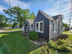1126 28th St in Bettendorf, IA - Foto de edificio - Building Photo