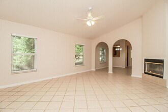 31074 Lochmore Cir in Sorrento, FL - Building Photo - Building Photo