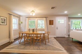 28 Bradley Ln in Newtown, CT - Building Photo - Building Photo