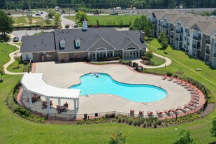 Killian Lakes Apartments and Townhomes