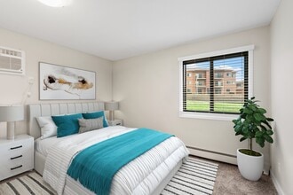 The Pointe at Cedar Grove in Eagan, MN - Building Photo - Building Photo