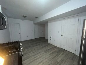 304 Little Ave in Barrie, ON - Building Photo - Building Photo