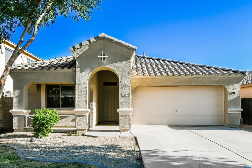 3957 E Copper Rd in San Tan Valley, AZ - Building Photo