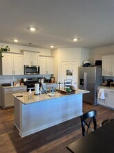 7968 Hickory Meadow Rd in Millington, TN - Building Photo - Building Photo