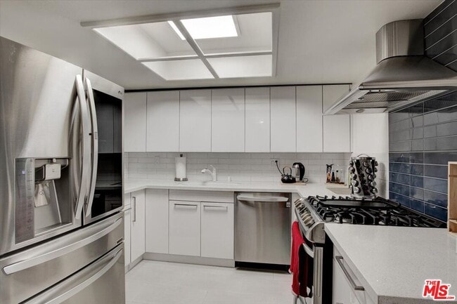 property at 108 W Maple St