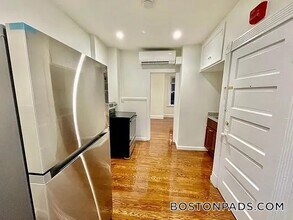 4 Garden Ct St in Boston, MA - Building Photo - Building Photo