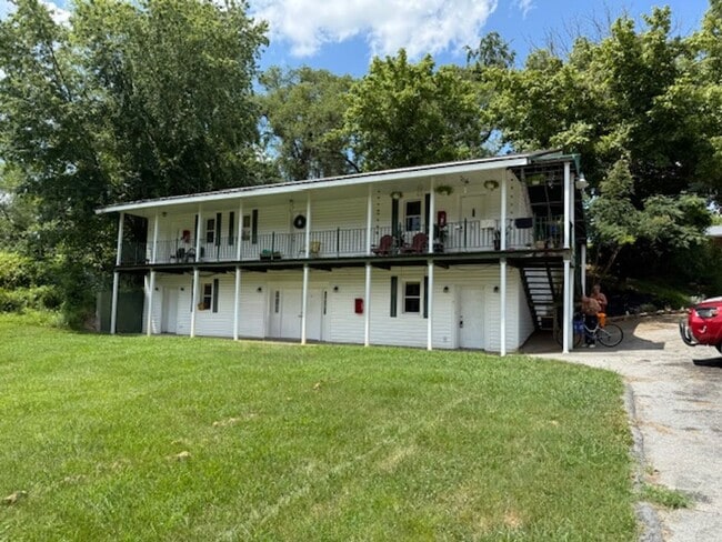 property at 1208 Bloomingdale Rd