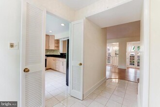 8509 Jeffersonian Ct in Vienna, VA - Building Photo - Building Photo