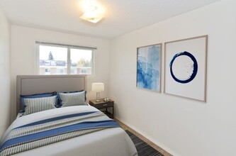 Northwest Pointe in Calgary, AB - Building Photo - Building Photo