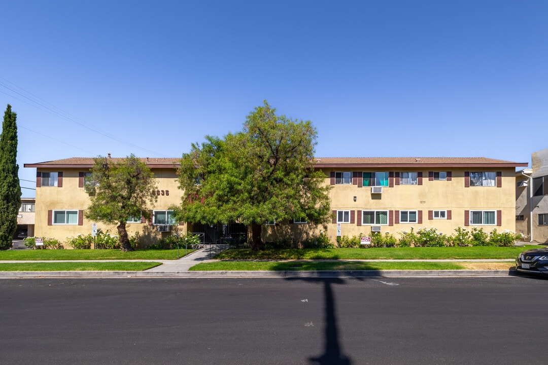 6635 Wilkinson Ave in North Hollywood, CA - Foto de edificio