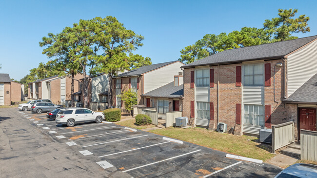 Serena Forest Apartments in Houston, TX - Building Photo - Building Photo
