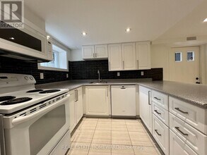 220 Pape Ave in Toronto, ON - Building Photo - Building Photo